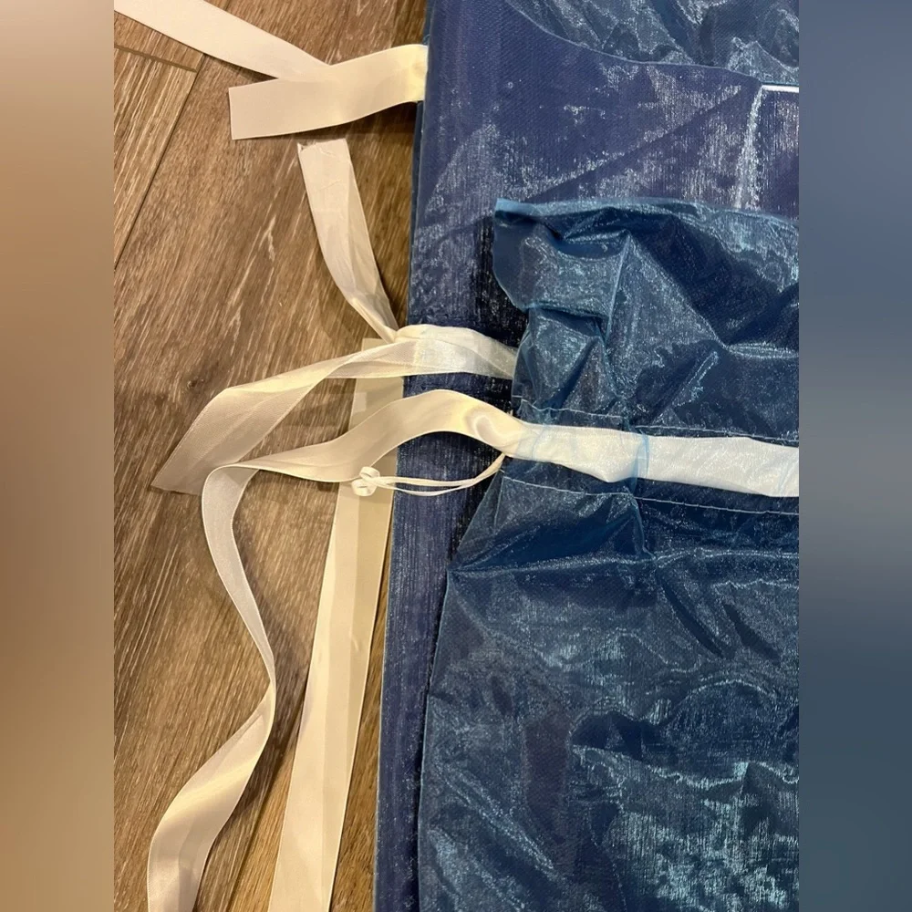 Brand New-Set of 4 Shimmering Gift Bags